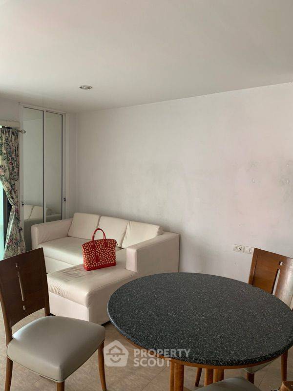 รูป คอนโด 2 ห้องนอน ราคาคุ้มค่า Bodin Suite Home Condominium (ID 45633) - รูปที่ 1/5