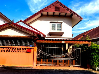 Houses for rent Bangkok : House for Rent, Ploy Pailin Village, near Don Mueang Airport, 2 Stories, 3 Bedrooms, 2 Bathrooms, 42 sq.wa, 17,000 THB