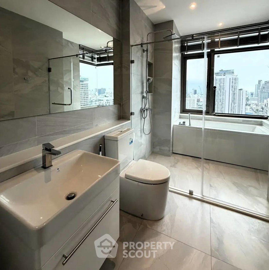 picture 24th-Floor 2-BR Condo At Rhythm Ekkamai Estate BTS Thong Lor (ID 3169919) - 13/20