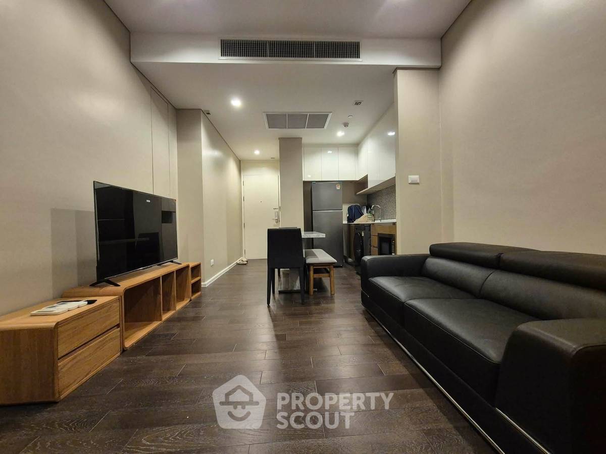picture 24th-Floor 2-BR 100m To MRT Phahon Yothin, The Saint Residences (ID 3169846) - 1/10