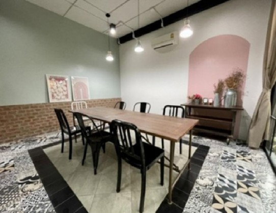 รูป ให้เช่าอาคาร / Studio / คาเฟ่ / สำนักงาน 2 ชั้น บรรยากาศกลางสวน ซอยบางรักน้อย ท่าอิฐ ใกล้ MRT ที่จอดรถ 10 คัน เฟอร์นิเจอร์บางส่วน เหมาะหลากหลายธุรกิจ - รูปที่ 10/17