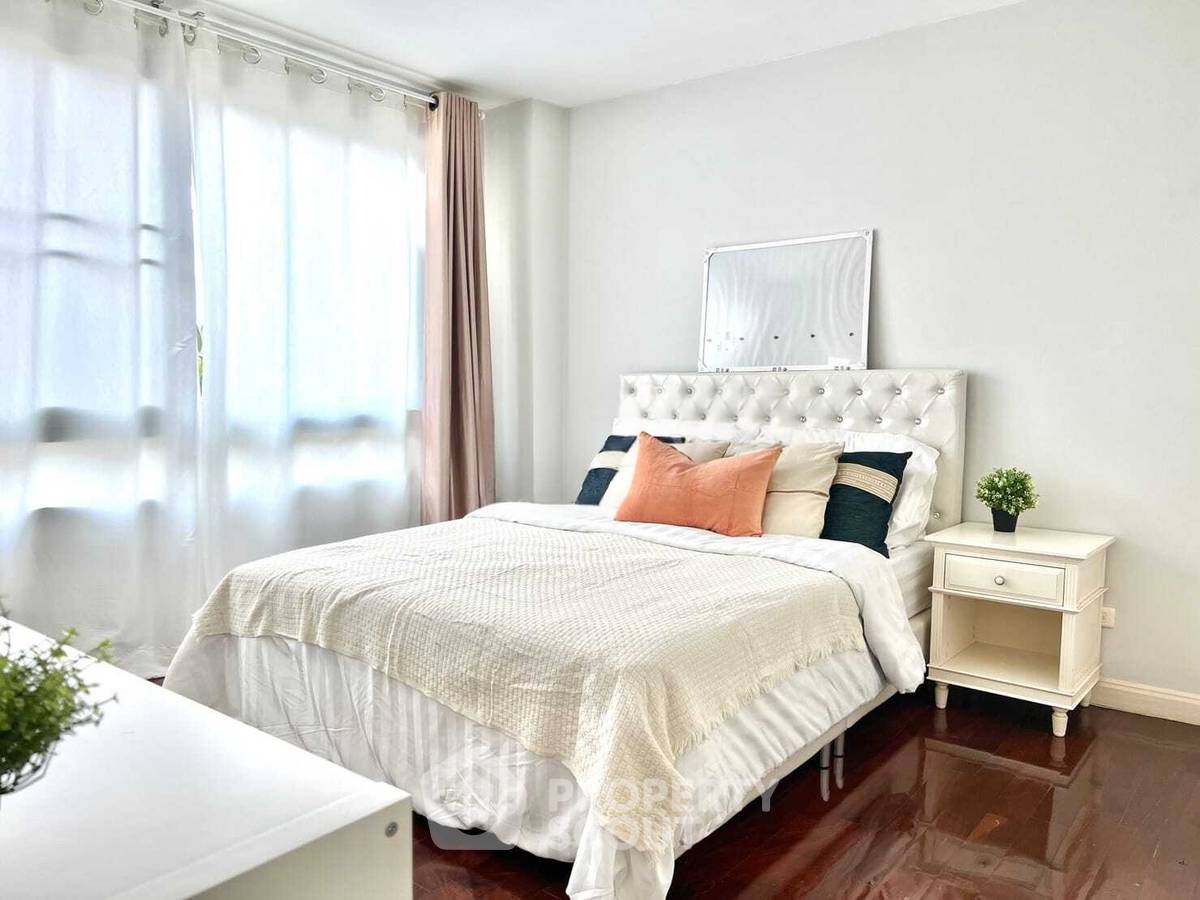 picture 1-BR 51 Sqm Condo At 49 Plus, BTS Phrom Phong (ID 2744188) - 11/12