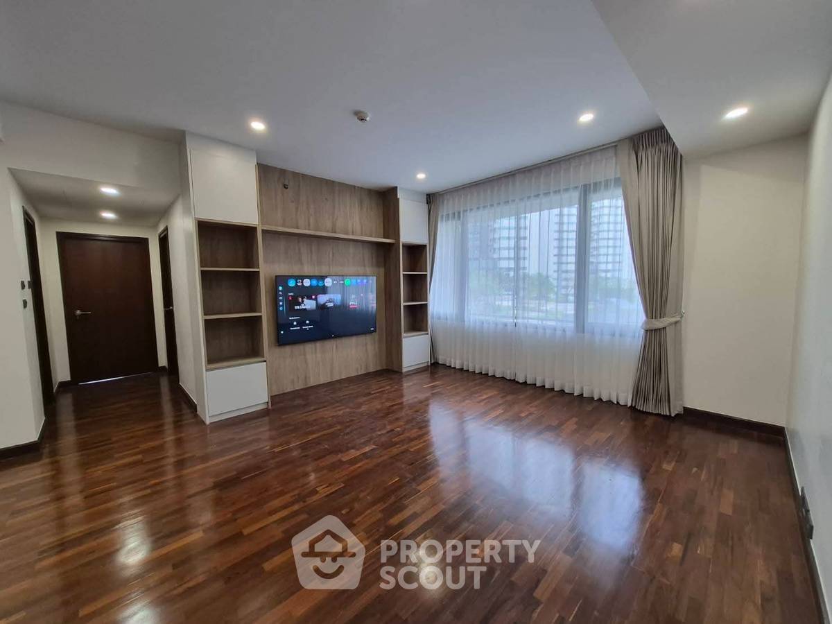 picture 96 Sqm 2-BR Condo At Baan Piya Sathorn Near MRT Silom (ID 3171150) - 2/14