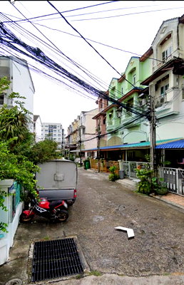 ทาวน์โฮม วิทยาลัยพณิชยการบางนา : ขายทาวน์เฮ้าส์ 3.5 ชั้น ซอย ลาซาล 8 สุขุมวิท 105 ขนาด 19 ตรวา 3 ห้องนอน 3 ห้องน้ำ BTS แบริ่ง บางนา