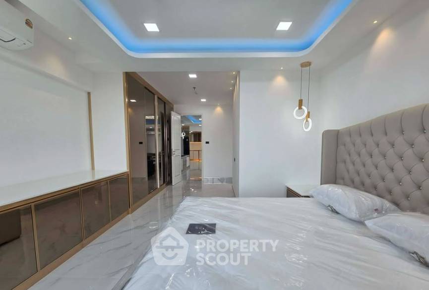 picture Spacious 2-BR 127 Sqm Condo At Supalai Prima Riva Rama 3 - Narathiwas (ID 3168454) - 2/4