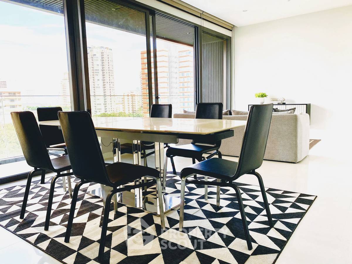 รูป ใกล้ BTS พร้อมพงษ์ 100 ม. | 2 ห้องนอน Vittorio Sukhumvit 39 (ID 3171045) - รูปที่ 3/14