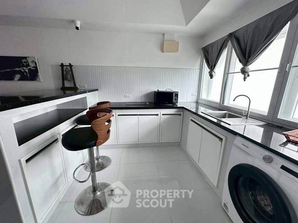 picture Spacious 2-BR 110 Sqm For Sale At Bangsaray Condominium (ID 2672094) - 8/14