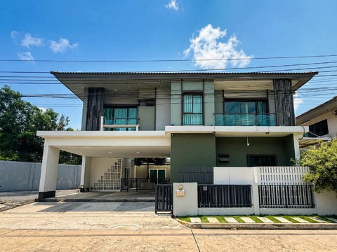 บ้านให้เช่า สราญสิริ ศรีวารี
หลังใหญ่ ใกล้สุวรรณภูมิ
59,000 บาท/เดือน
