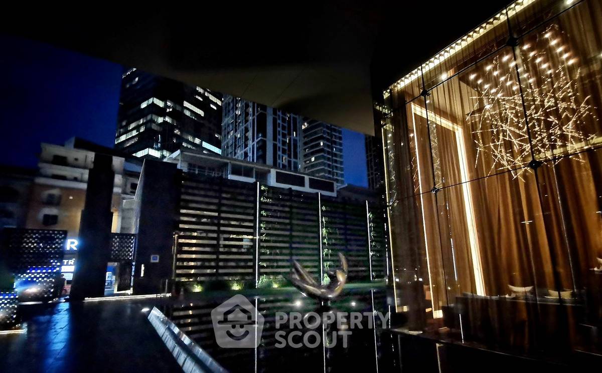 รูป ห่าง BTS พร้อมพงษ์ 100 เมตร | 2 ห้องนอน Vittorio Sukhumvit 39 (ID 3171046) - รูปที่ 17/18