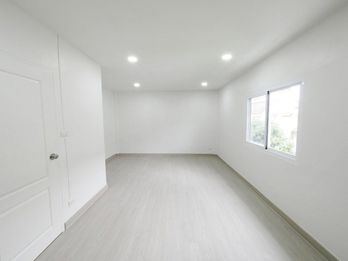 รูป ขายราคาพิเศษ ทาวน์โฮม 3 ชั้น 23.2 ตร.ว. ม.บำรุงวงศ์ 5 ห้องนอน 4 ห้องน้ำ [กาญจนาภิเษก–ปลายบาง]  - รูปที่ 43/59