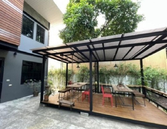 รูป ให้เช่าอาคาร / Studio / คาเฟ่ / สำนักงาน 2 ชั้น บรรยากาศกลางสวน ซอยบางรักน้อย ท่าอิฐ ใกล้ MRT ที่จอดรถ 10 คัน เฟอร์นิเจอร์บางส่วน เหมาะหลากหลายธุรกิจ - รูปที่ 14/17