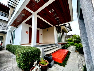 บ้านเดี่ยว กรุงเทพมหานคร : ขายคฤหาสน์หรู 3 ชั้น พร้อมลิฟท์ส่วนตัว ใจกลางสุขุมวิท 101 (N.2108)