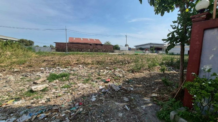 picture "Land for Rent 2.5 Rai, Na Di, Samut Sakhon. Wide frontage, concrete road, dual access (front & back). Ideal for warehouse. Divisible for rent. " - 16/18