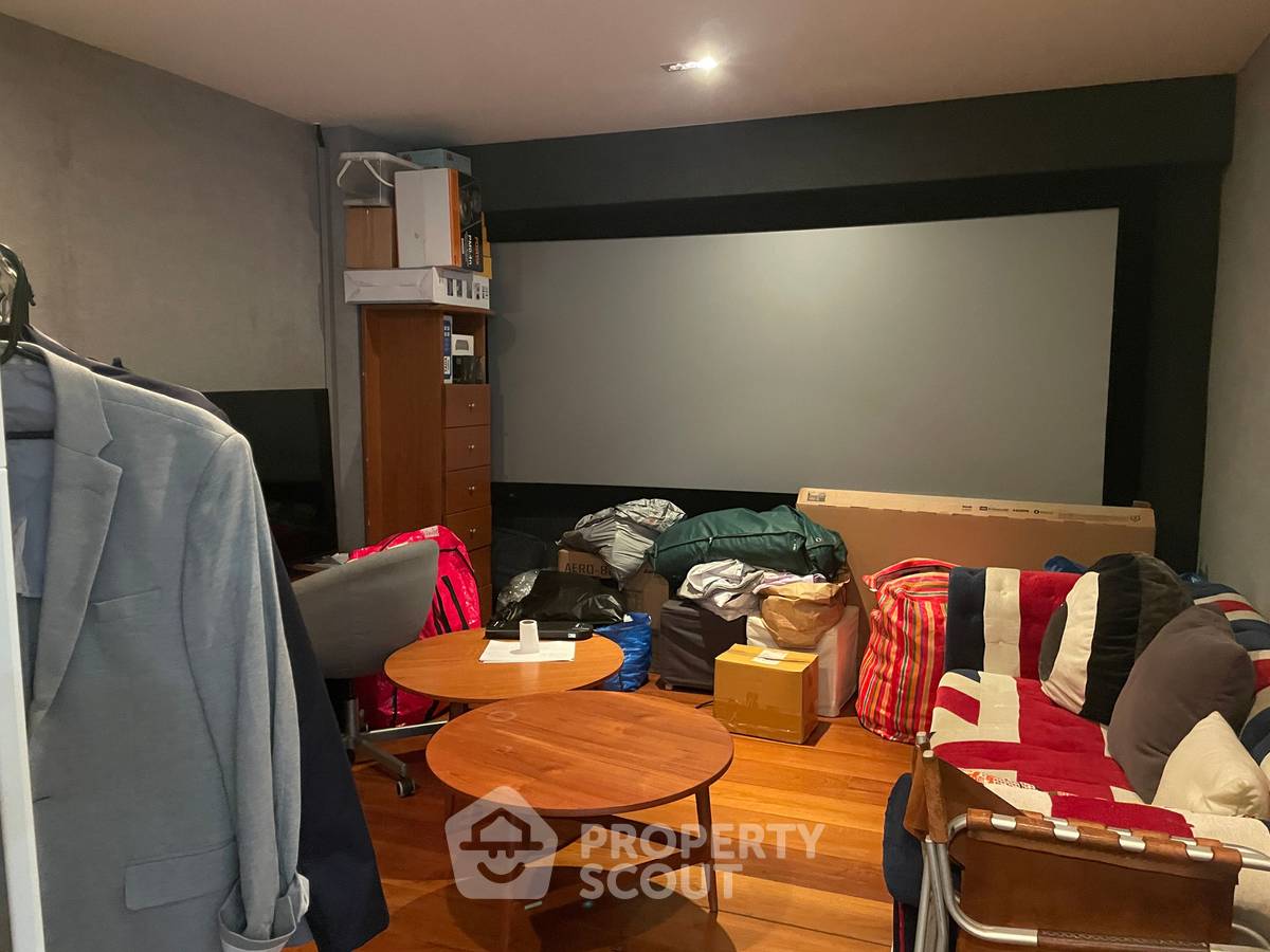 picture Spacious 2-BR 150 Sqm At Supreme Ville, MRT Khlong Toei (ID 3171507) - 10/16
