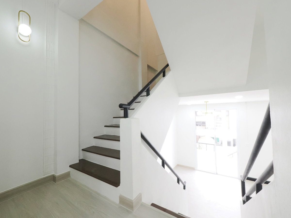 รูป ขายราคาพิเศษ ทาวน์โฮม 3 ชั้น 23.2 ตร.ว. ม.บำรุงวงศ์ 5 ห้องนอน 4 ห้องน้ำ [กาญจนาภิเษก–ปลายบาง]  - รูปที่ 41/59