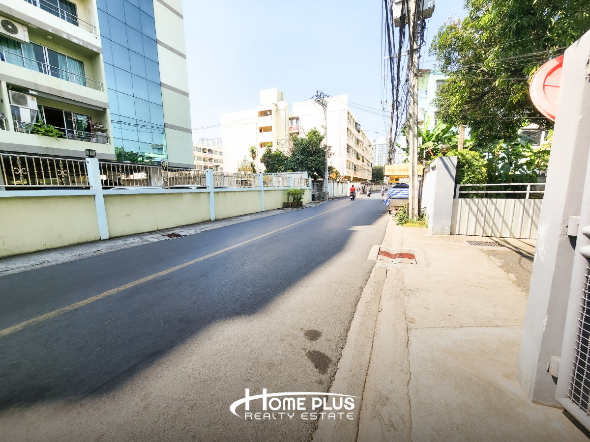 picture 🏢 Renovated Condo for Sale – Phraya Phirom Regent Taksin–Sathorn - 15/17