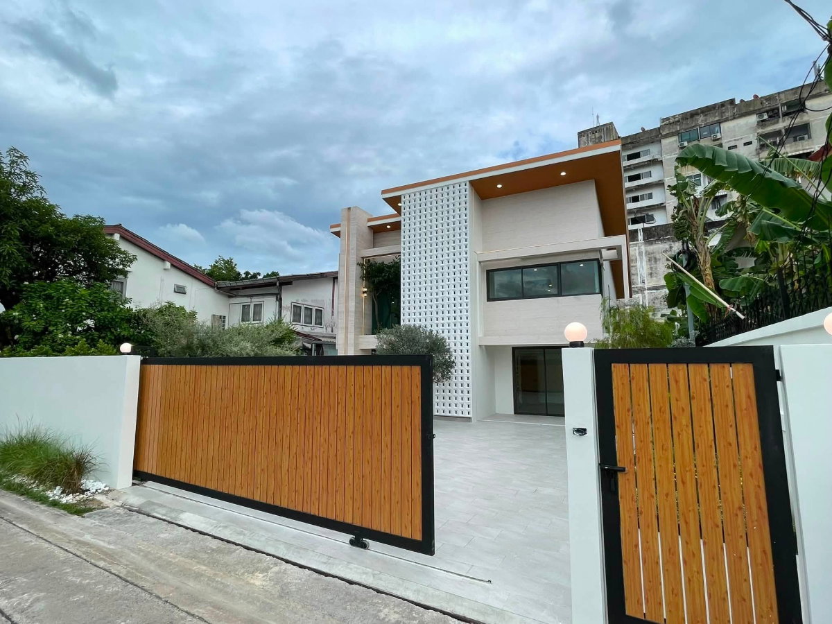 รูป ขายบ้านโซนลาดพร้าว ย่านโชคชัย 4 นาคนิวาส ลาดพร้าว-วังหิน ทำเลดี กว้างมาก แต่งสวยพร้อมอยู่ ทำเลทอง - รูปที่ 1/50