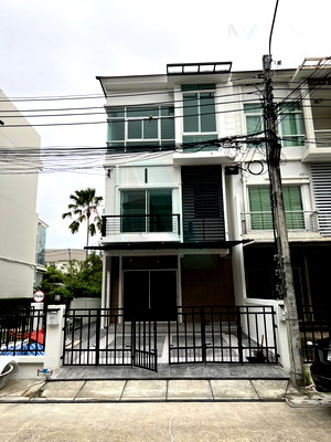 Townhouses for sale Airport Link Ban Thap Chang  : For Sell Town house THE METRO RAMA 9 2-story 3 bedroom 3 bathroom