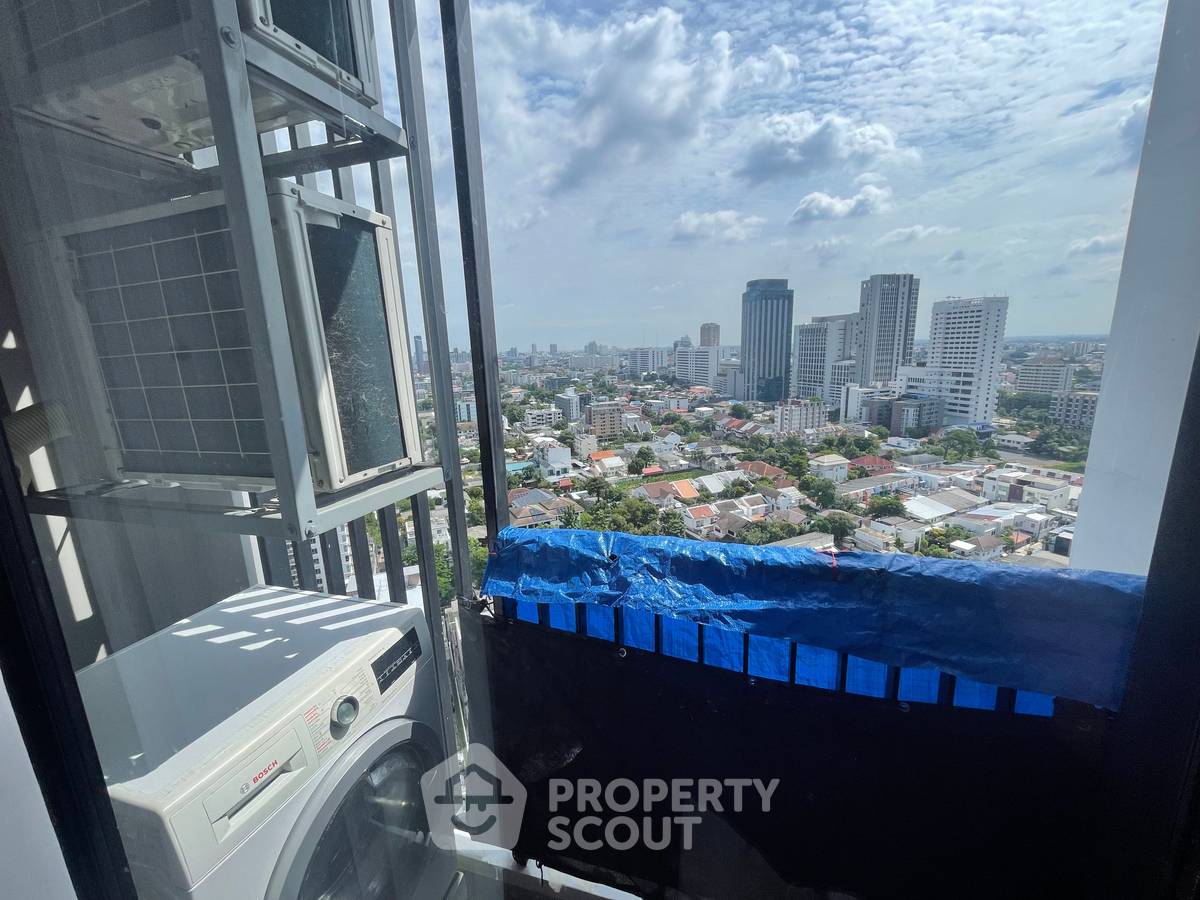 picture Pet-Friendly 19th-Floor 1-BR At Maru Ladprao 15, MRT Ratchadaphisek (ID 3173176) - 4/7