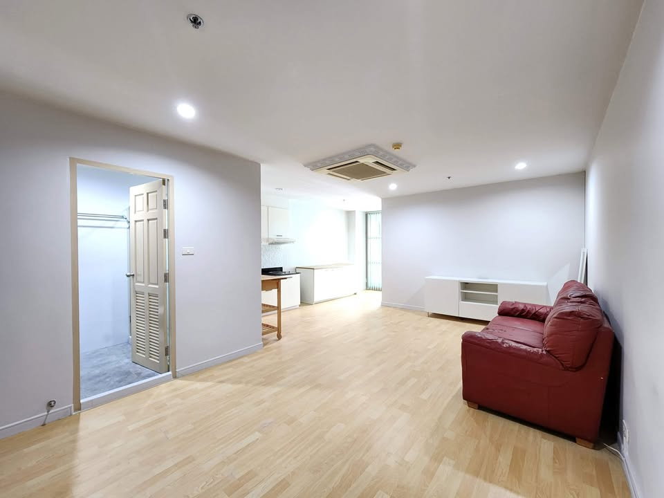 รูป ขายถูก!! Sukhumvit Living Town (สุขุมวิท ลิฟวิ่ง ทาวน์) 1ห้องนอน 52 ตร.ม.สนใจแอดไลน์ @480kttgd - รูปที่ 1/13