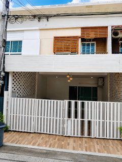 รูปภาพ ให้เช่า Townhome 2 ชั้น Villette Lite Pattanakarn 38 Pet Friendly | เฟอร์นิเจอร์ครบ | จดทะเบียนบริษัทได้ | พร้อมเข้าอยู่