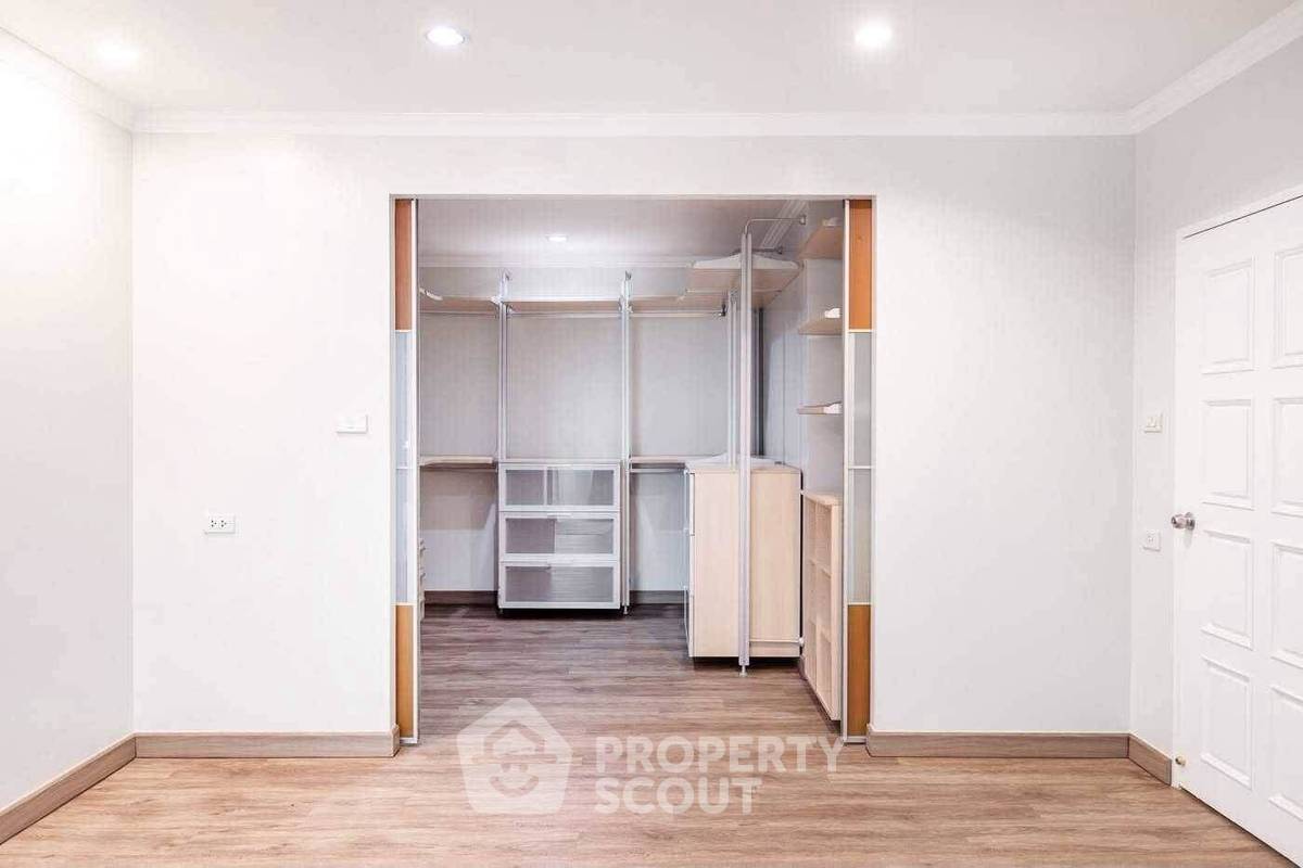 รูป คอนโด 3 ห้องนอน ชั้น 23 ขนาด 223 ตร.ม. Fifty Fifth Tower ห่าง BTS ทองหล่อ 200 ม. (ID 3173621) - รูปที่ 4/9