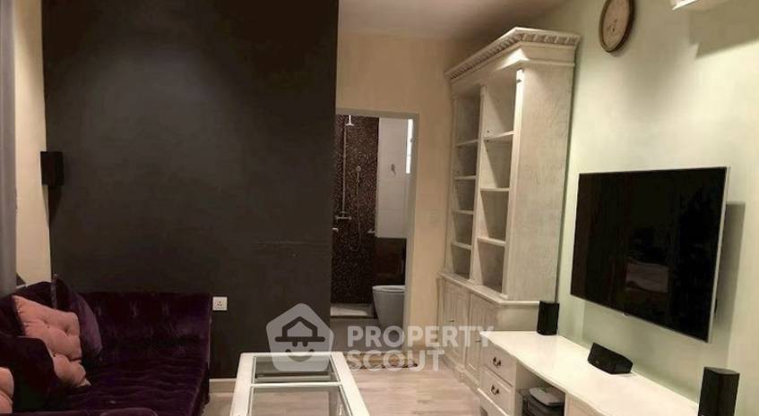 picture 15th-Floor 2-BR Ideo Mobi Sathorn, 80m To BTS Krung Thon Buri (ID 3161812) - 1/4