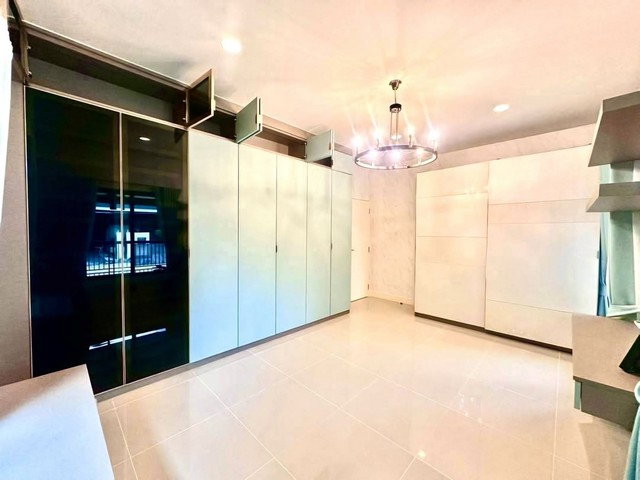 รูป บ้านเดี่ยว2ชั้น ให้เช่า 63ตรว.ถนน กรุงเทพกรีฑา ใกล้ห้างเดอะไนน์ The Nine Center Rama 9 - รูปที่ 2/8