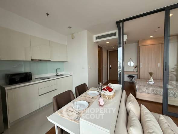 picture 1-BR Condo At Bright Wongwian Yai Near BTS Pho Nimit (ID 3171648) - 3/6