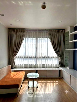Condos for sale : 2-BR Condo at Lumpini Place Phahol-Saphankhwai near BTS Saphan Khwai (ID 3072570)