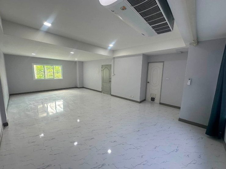 รูป ให้เช่า ทาวน์โฮม 4 ชั้น 320 ตร.ม. ลาดพร้าว 80 ใกล้รถไฟสถานีลาดพร้าว 71 - รูปที่ 8/23