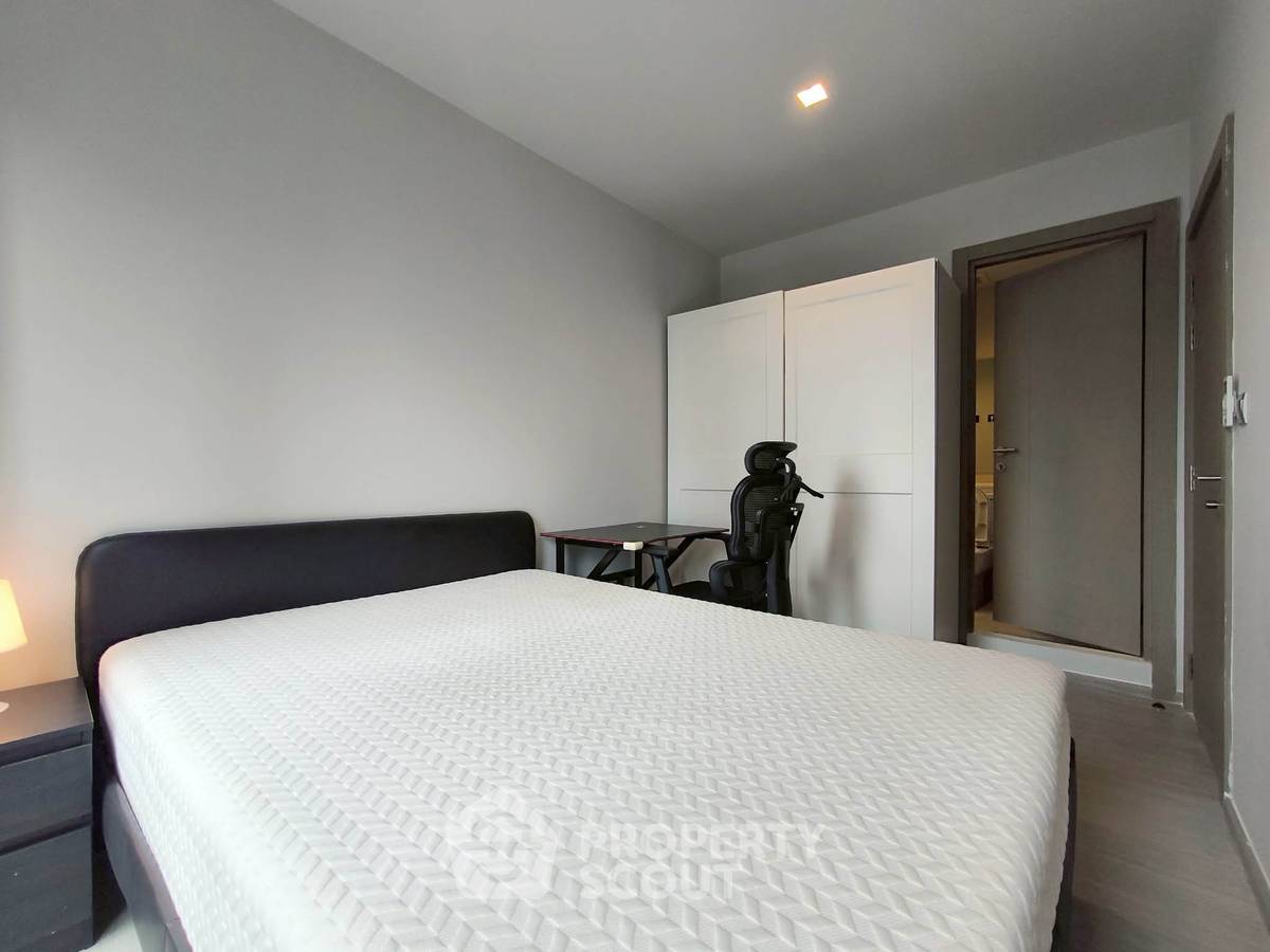 picture 17th-Floor 2-BR Condo At Life Asoke - Rama 9 | MRT Phra Ram 9 (ID 3171655) - 8/12