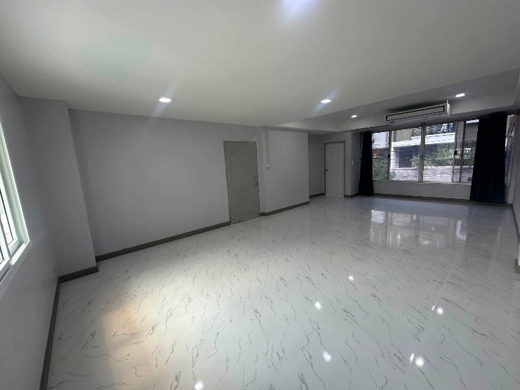 รูป ให้เช่า ทาวน์โฮม 4 ชั้น 320 ตร.ม. ลาดพร้าว 80 ใกล้รถไฟสถานีลาดพร้าว 71 - รูปที่ 7/23