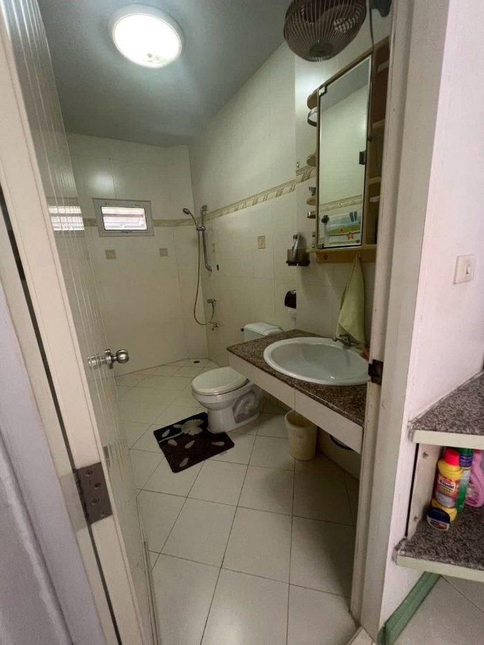 picture An affordable detached house located near the city center. - 14/17