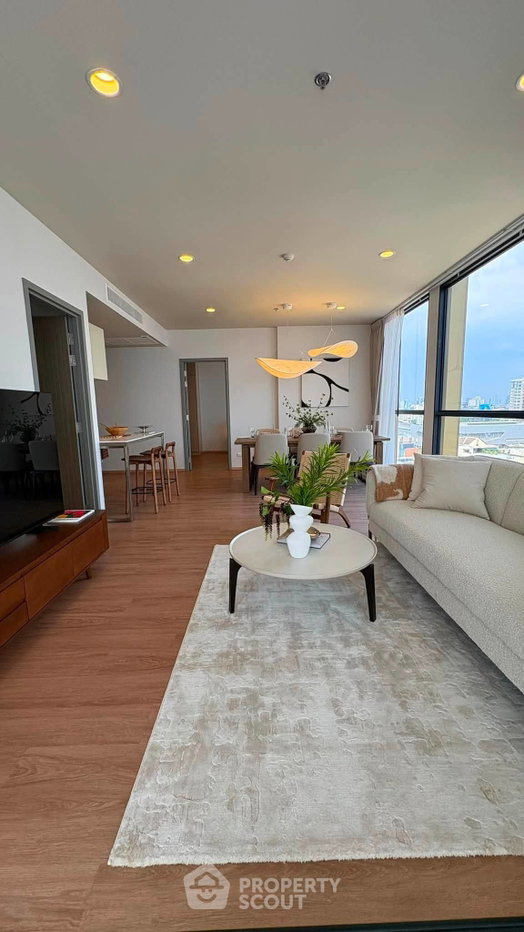 picture Two-Bedroom Condo At The Issara Sathorn In Sathon (ID 3171805) - 5/22