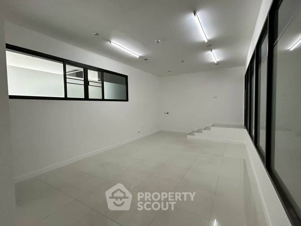รูป ใกล้ MRT บางยี่ขัน 200 ม. ขายคอนโด 1 ห้องนอน Thana Astoria Pinklao (ID 3173256) - รูปที่ 3/6