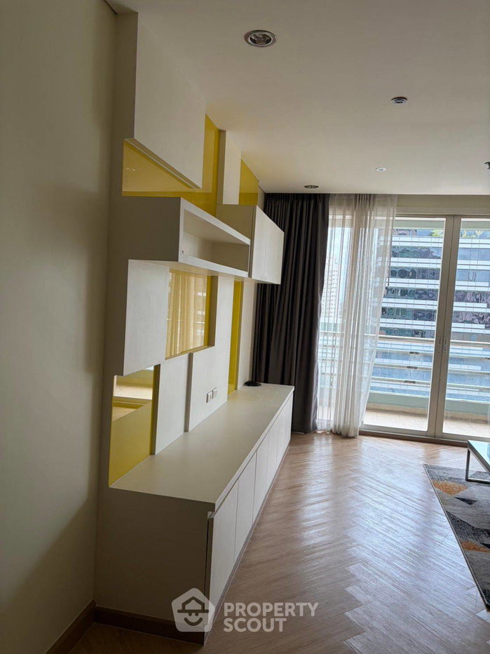 picture 200m To MRT Silom | 3-BR | The Royal Saladaeng Condominium (ID 3173220) - 4/15