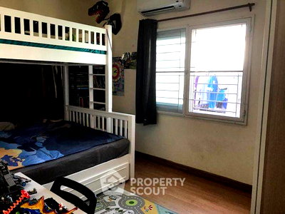 Townhouses for sale Muang Nonthaburi Nonthaburi : 4-BR Townhouse At Golden Town Ngamwongwan-Prachachuen (ID 3170081)