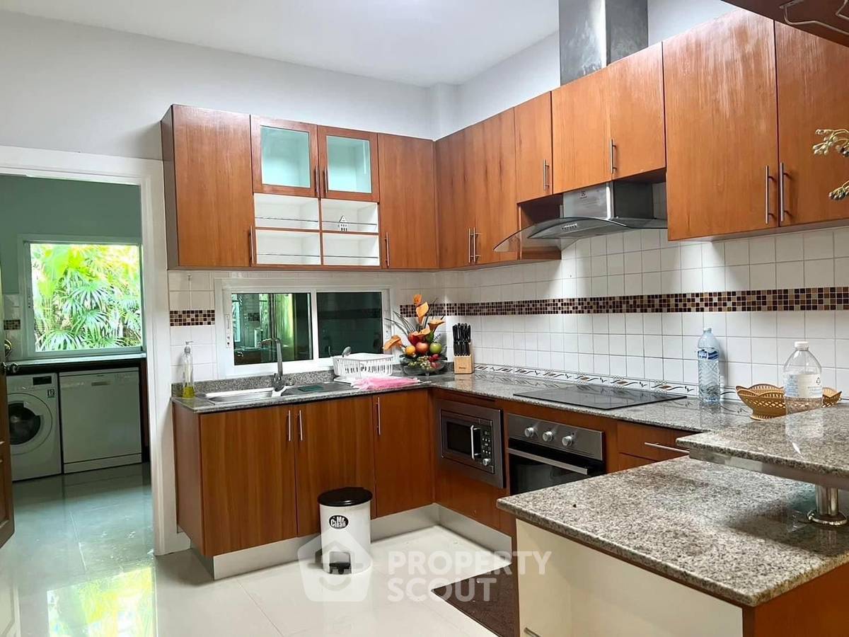 picture Pet-Friendly 3-BR Villa, 350 Sqm, The Bliss 1, Huai Yai (ID 1528516) - 4/17