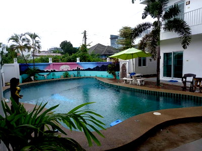 Houses for sale Sattahip Chonburi : Single-family single-story home with pool 