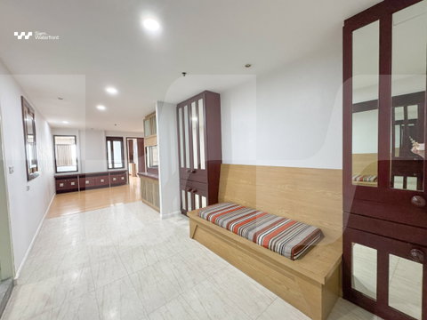 ðĨFor SaleðĨState Tower Condominium, 2 Bedrooms/2Bathrooms, 118sqm, 41st floor, Cityview, beautifully decorated, near BTS Saphan Taksin.