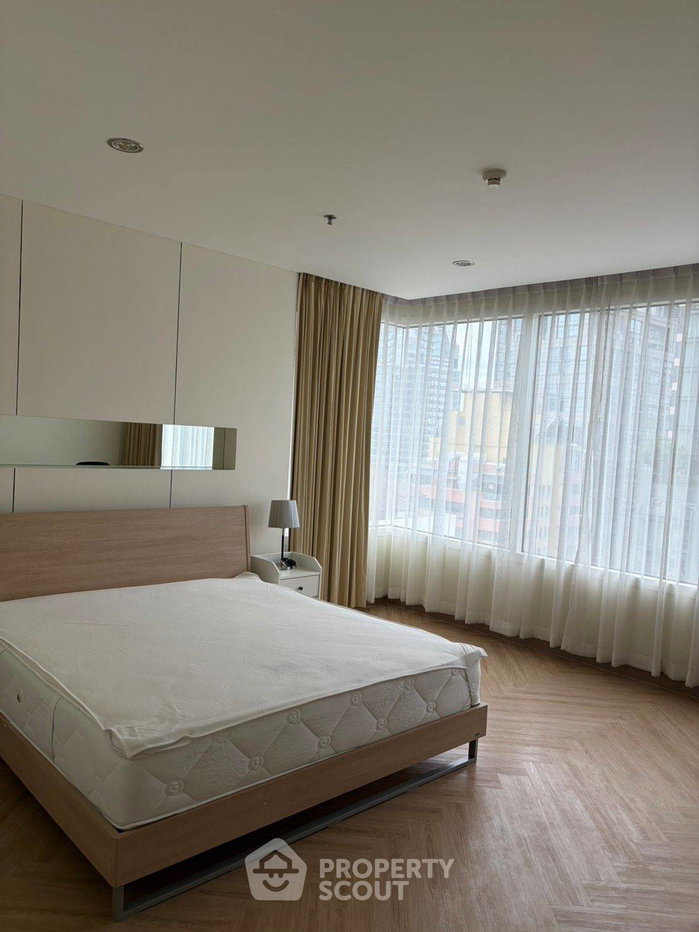 picture 200m To MRT Silom | 3-BR | The Royal Saladaeng Condominium (ID 3173220) - 8/15