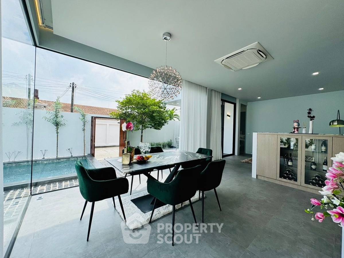 picture Pet-Friendly 2-BR Villa, 220 Sqm In Bangsaray, Sattahip (ID 1885130) - 7/20