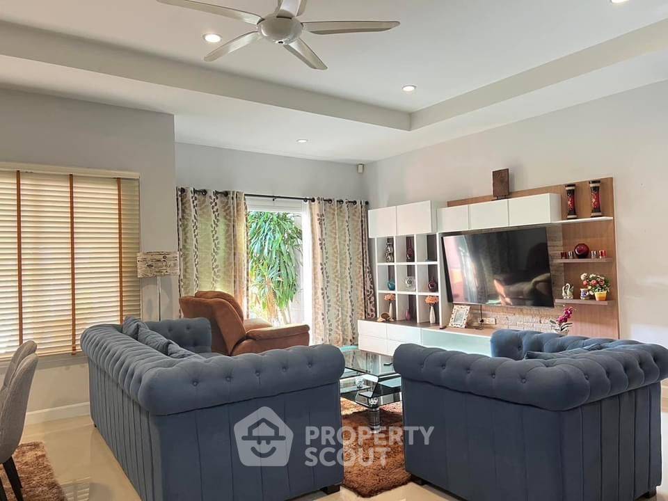picture Pet-Friendly 3-BR Villa, 350 Sqm, The Bliss 1, Huai Yai (ID 1528516) - 13/17