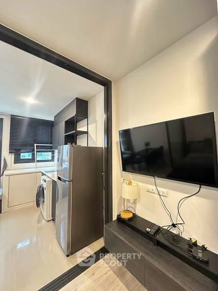 picture Great Value 1-BR XT Huaikhwang, 100m To MRT Huai Khwang (ID 3171729) - 2/8