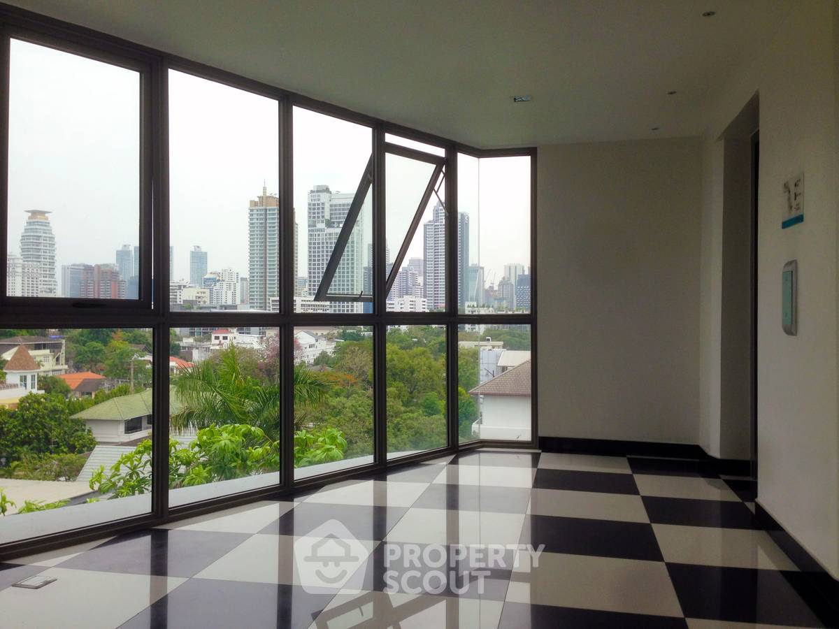 picture 1-BR Condo At Down Town 49 Near BTS Phrom Phong (ID 636808) - 8/24