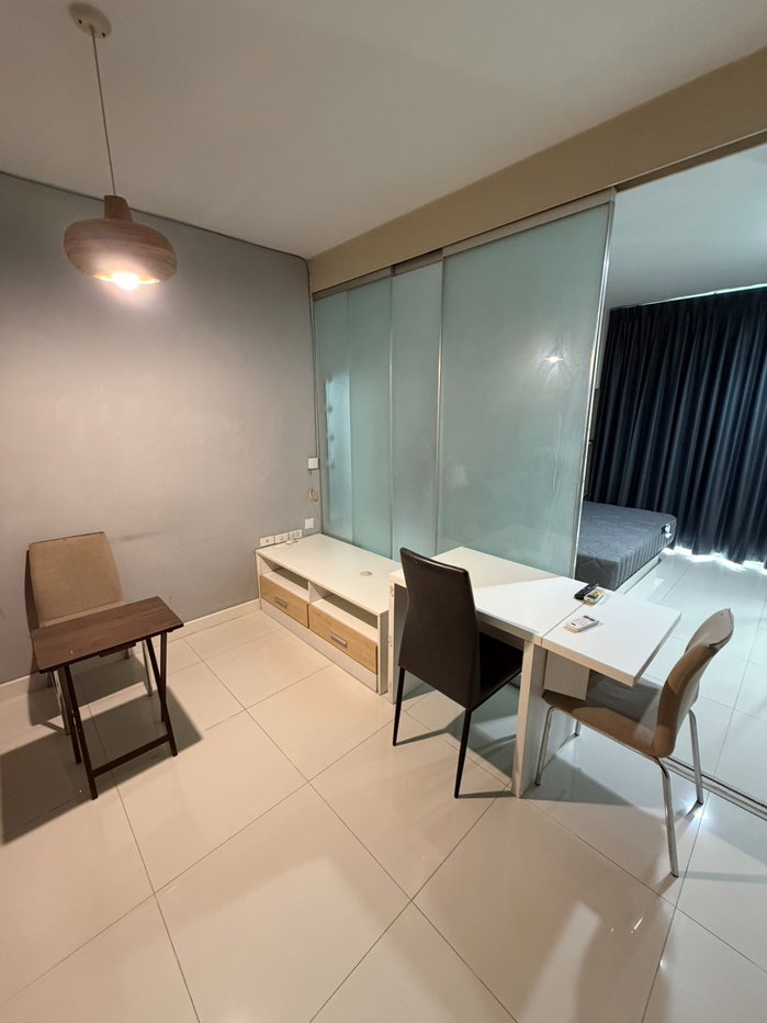 picture Room for rent (The Iris Condo) - 2/9