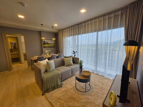 New, move-in-ready condo in the heart of Cherngtalay, close to shopping area and lifestyle amenities.