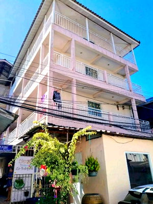 กิจการ ถนนพรประภานิมิต : ขายตึกเล็กน่าลงทุนทำเลสวยต่อยอดได้แถวพัทยา