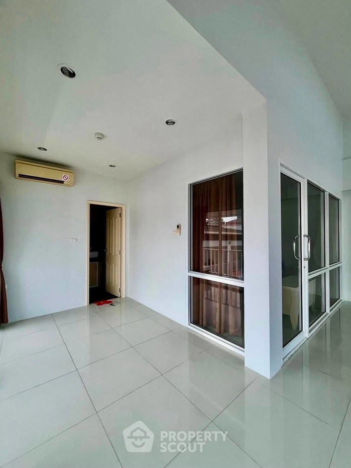 รูป ขายคอนโด 3 ห้องนอน 154 ตร.ม. ที่ New Nordic VIP 2 พระตำหนัก (ID 3173154) - รูปที่ 9/17